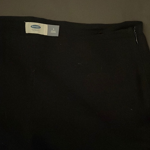 Old Navy cotton high waisted shorts, size 4 - Picture 3 of 3